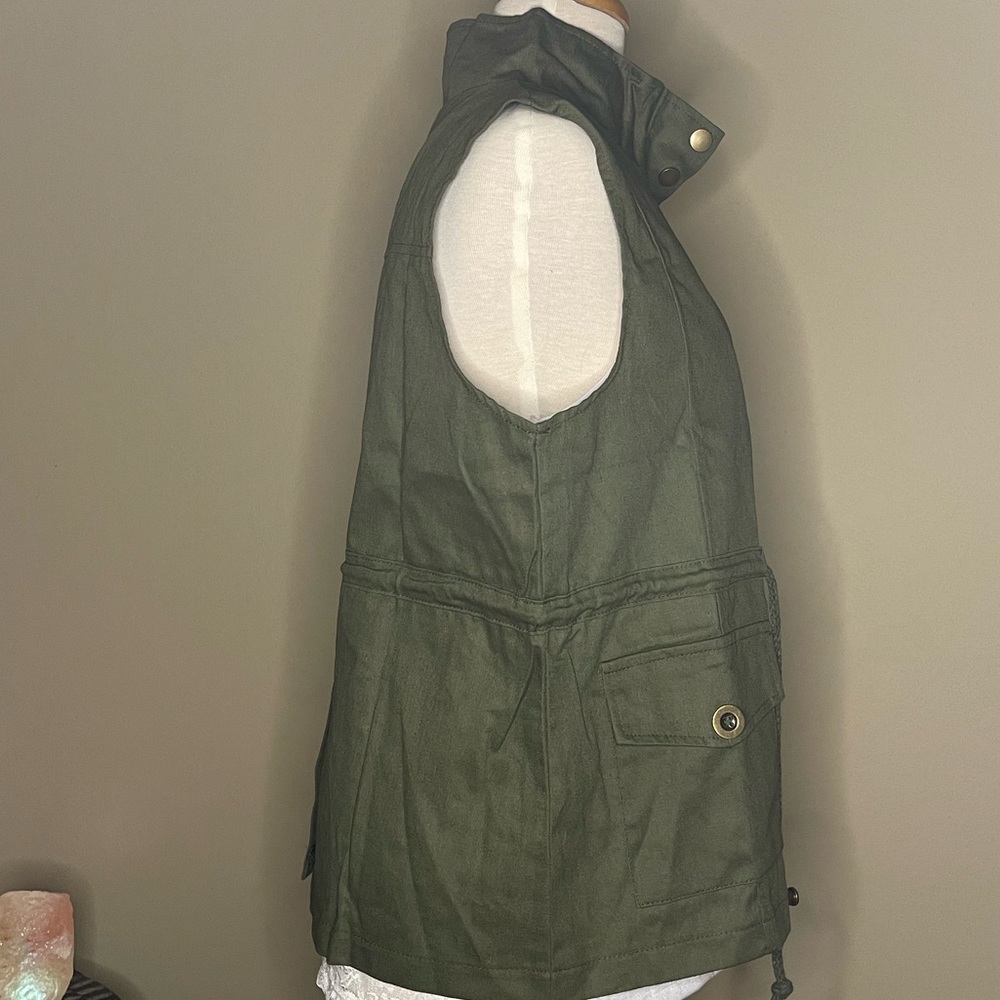 Safari Vest - Picture 4 of 4